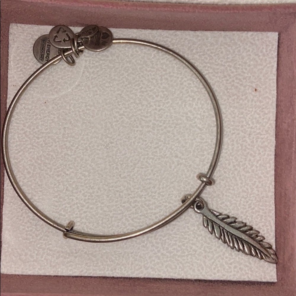 Alex and Ani bracelet 🤍